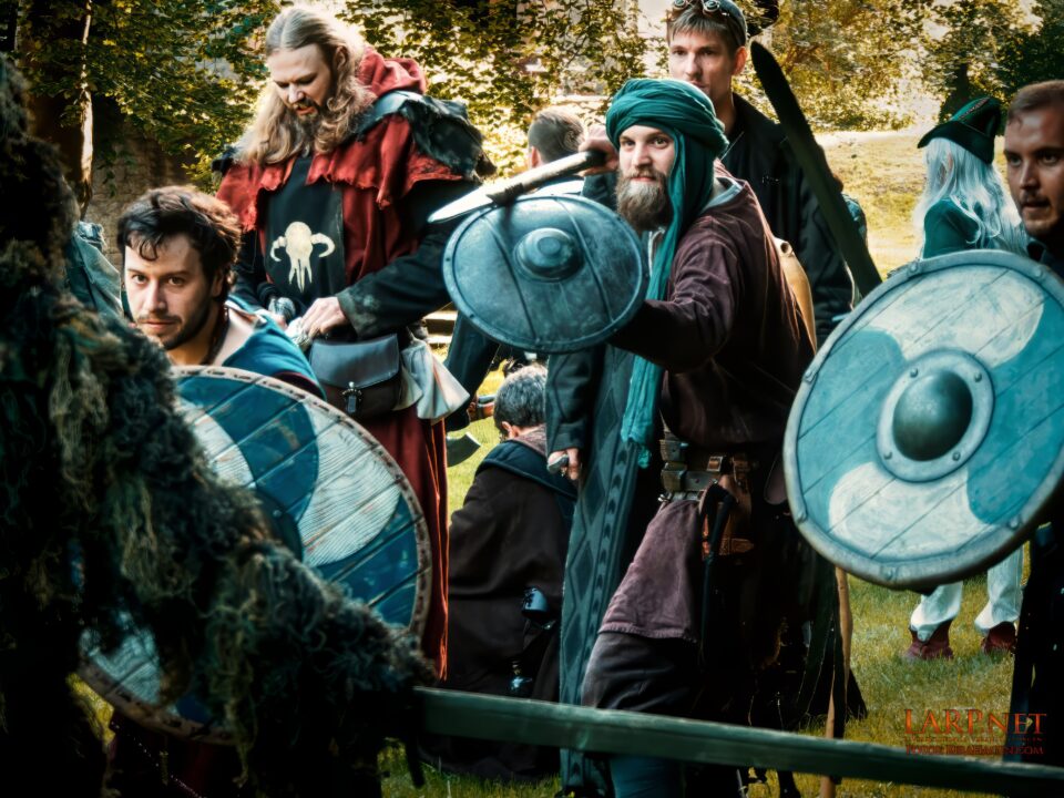 intothewoods-nightwoods-herbstliches-fantasy-abenteurer-larp-larp