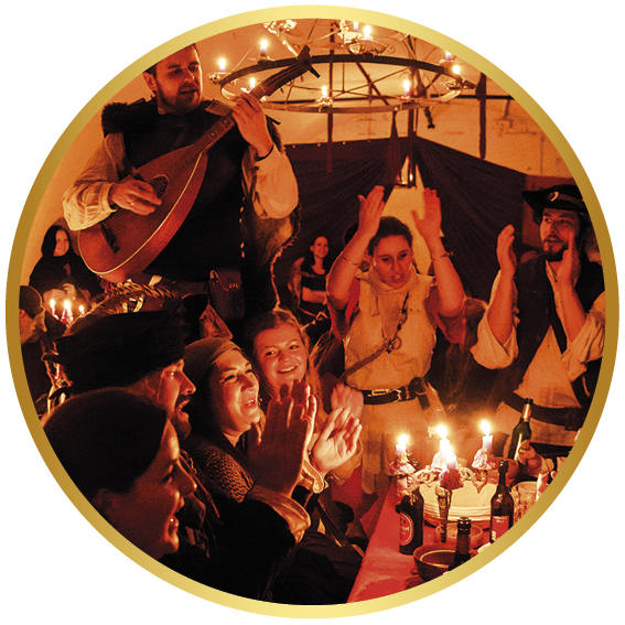 Feierstimmung in den Katakomben, große Fantasy LARP Taverne in Köln